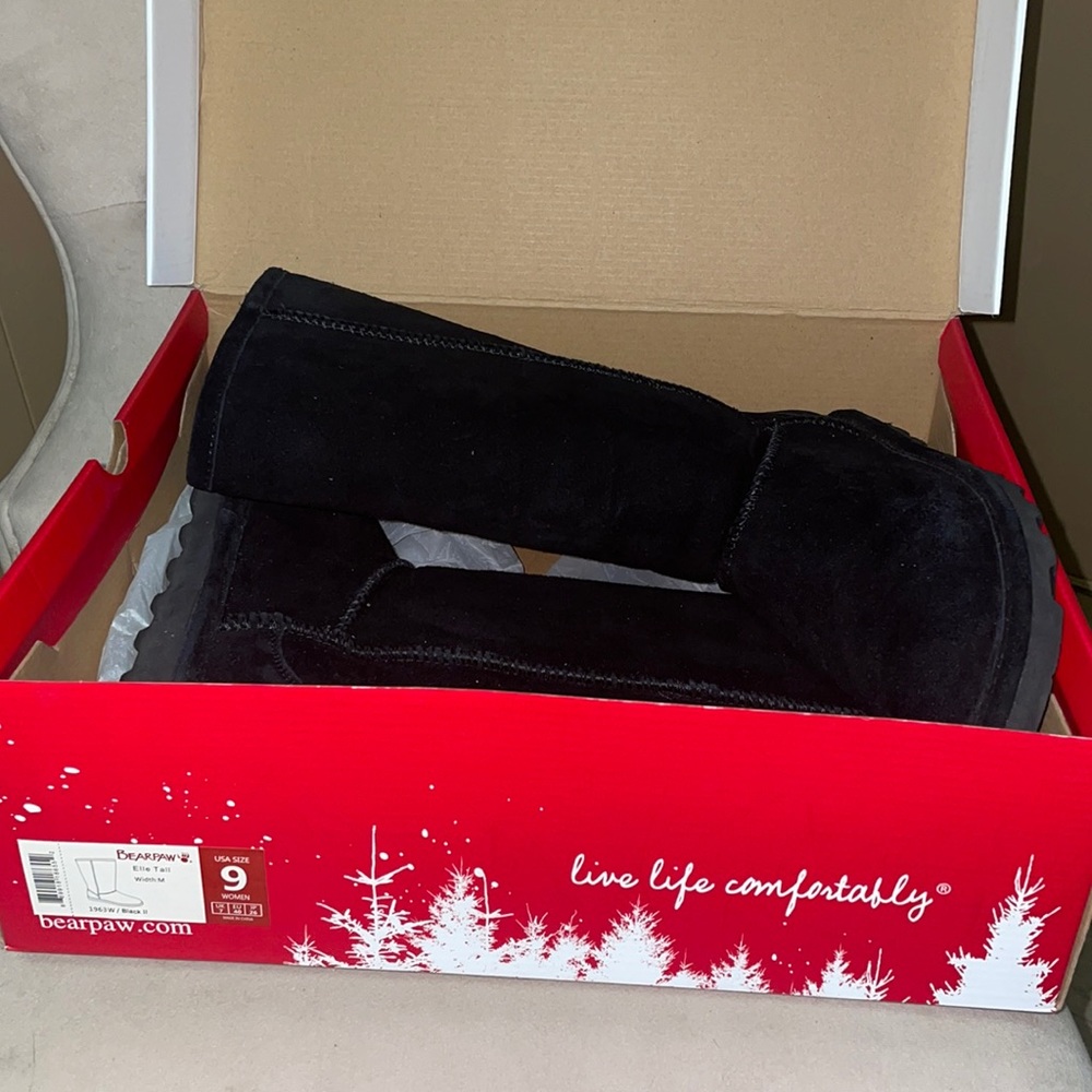 Bear paw boots size 9 woman NWT